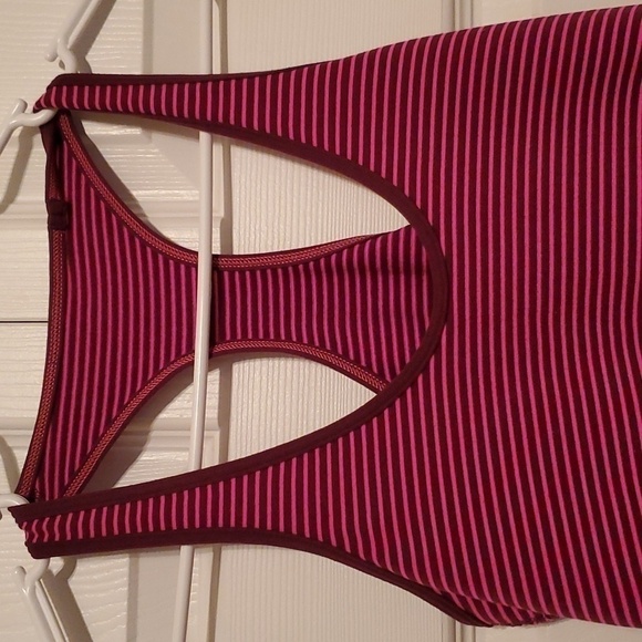 Lululemon Athletica Cool Razorback Hyper Stripe Raspberry Glow Light Plum Size 2 - Picture 2 of 7